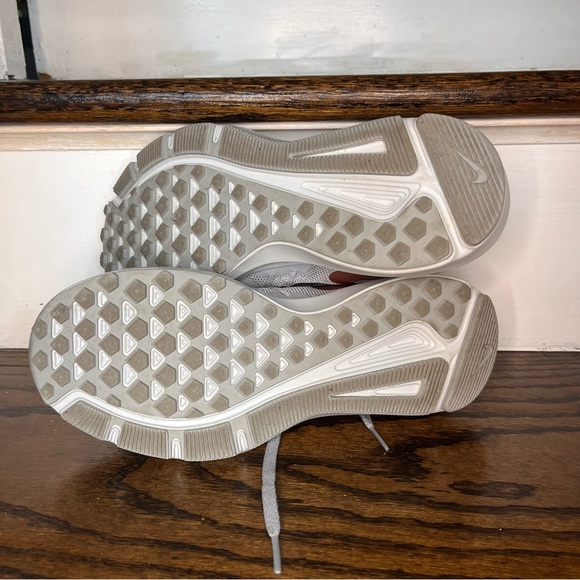Nike Run Swift Women’s Running Shoes 7 without box - Picture 9 of 10